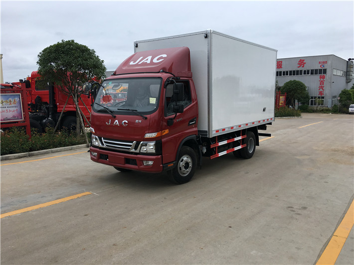 江淮V5骏铃4米2冷藏车